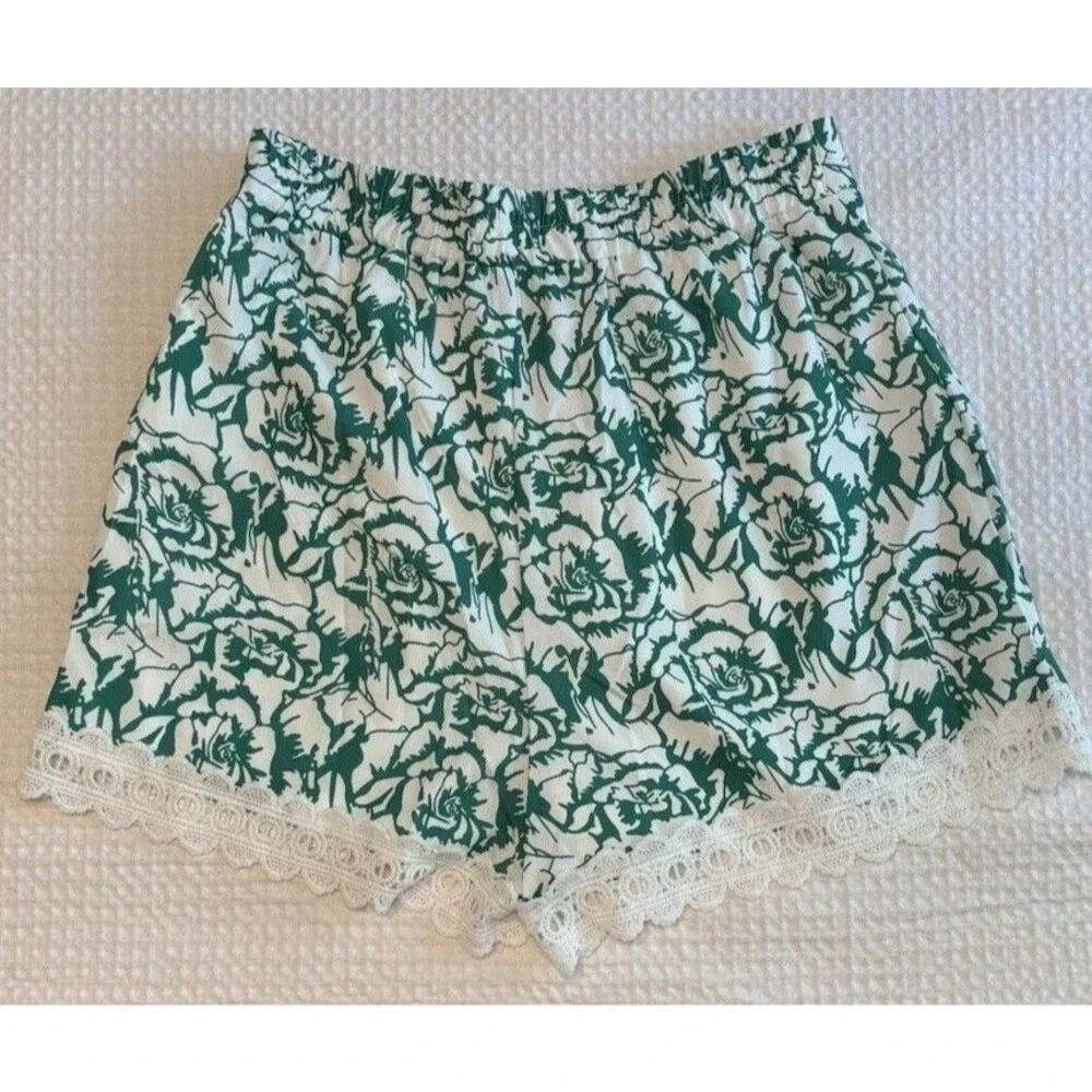 NWT Simplee 2Pc Floral Lace Shorts Set Women’s M Green White Cottagecore Outfit
